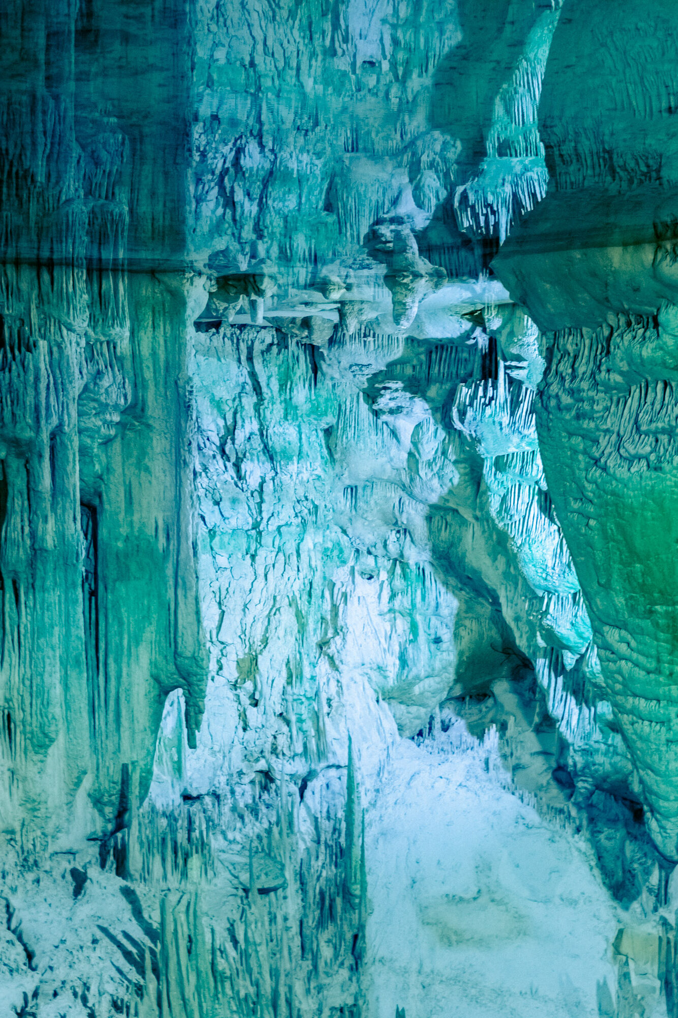 40°33′53.45″N 8°09′36.5″E